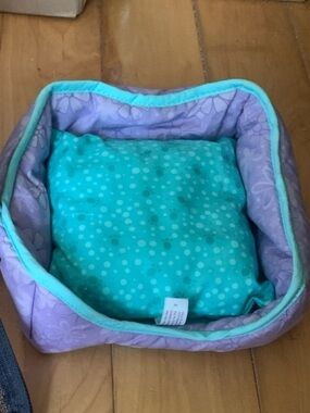 American Girl Comfy Cozy Pet Bed